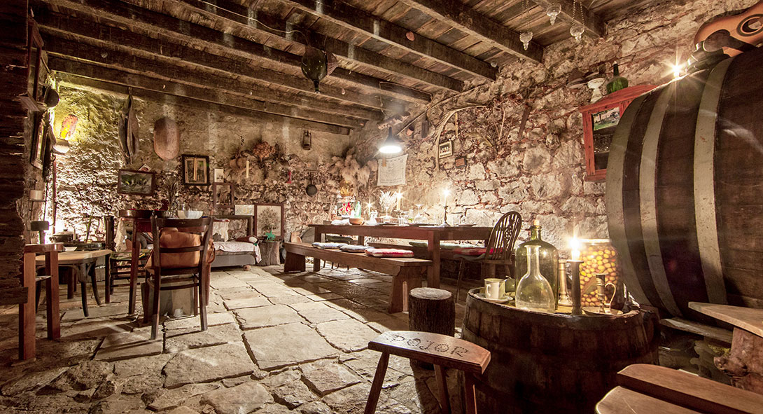 Ein stimmungsvolles Foto von Stjepan Tafra einer echten, authentischen Konoba in Kroatien.