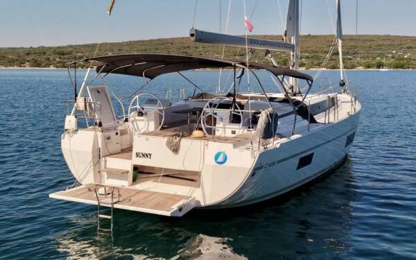Bavaria C45 Style, Sunny