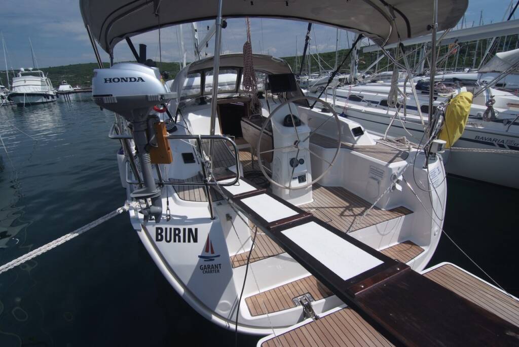 Bavaria Cruiser 33, Burin